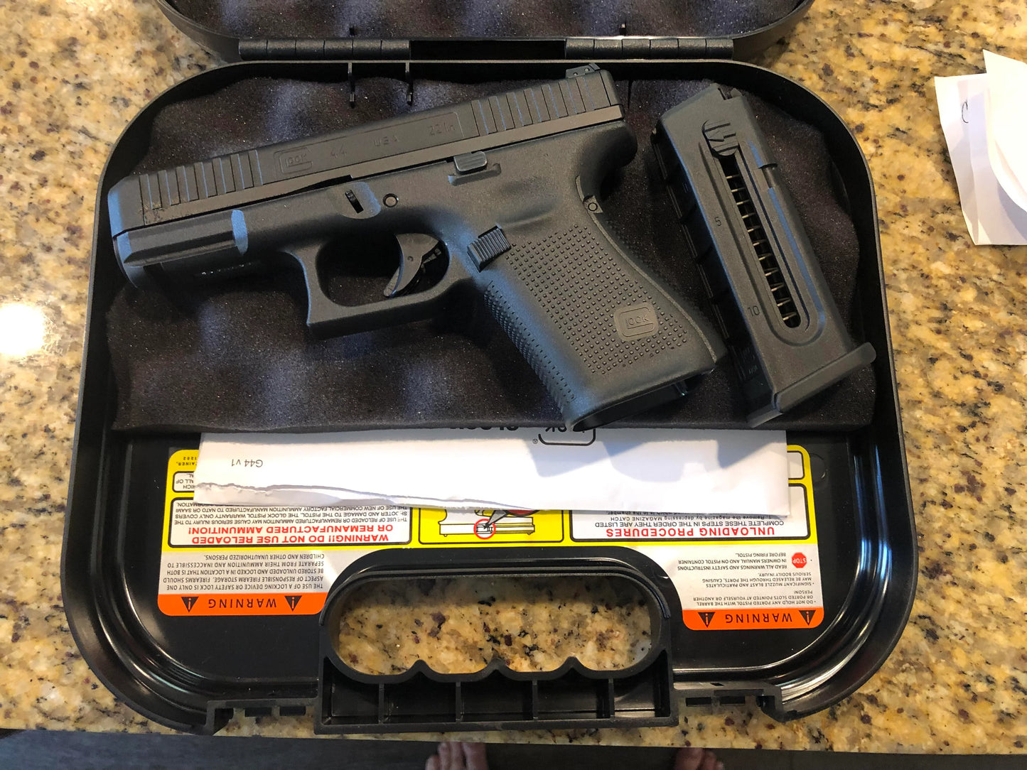 PISTOLA - GLOCK 44 - CALIBRE .22 LR